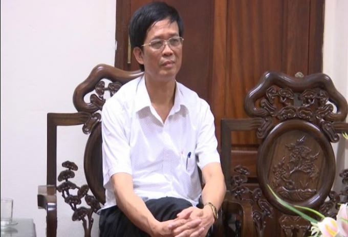 Ông Lê Văn Nghiên, CVP UBND huyện Thái Thụy trao đổi với phóng viên xung quanh công tác xử lý các hộ vi phạm trên bãi triều biển xã Thụy Trường (huyện Thái Thụy, tỉnh Thái Bình).