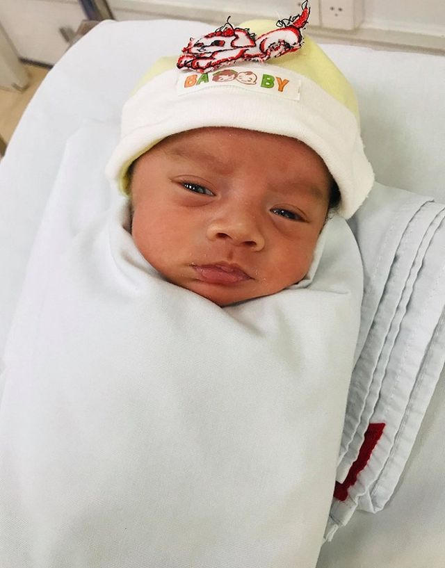 Cháu bú tốt, ngủ ngoan, cân nặng đã đạt 2,2kg