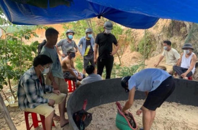 Bất chấp lệnh giãn cách xã hội, nhóm đối tượng vẫn trốn vào rừng đá gà sát phạt lẫn nhau