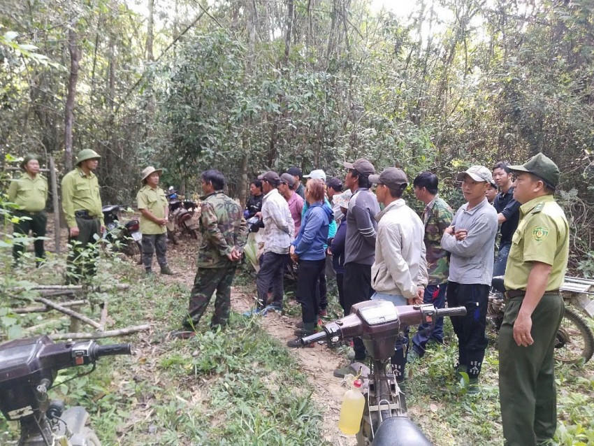 Lực lượng kiểm lâm thực hiện nhiệm vụ.
					
				
			
			Lực lượng kiểm lâm thực hiện nhiệm vụ.