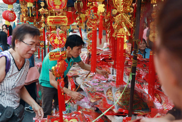 Người dân Thái Lan tưng bừng chuẩn bị chào đón năm mới