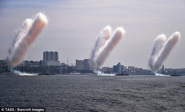 Một cuộc tập trận giả ở vịnh Amur. (Ảnh: TASS)