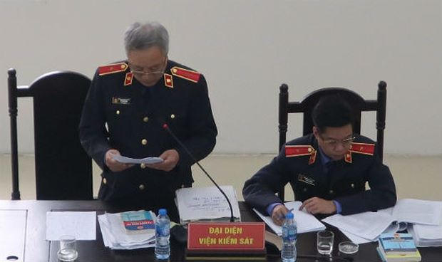 Đại diện VKS đề nghị mức án đối với các bị cáo.