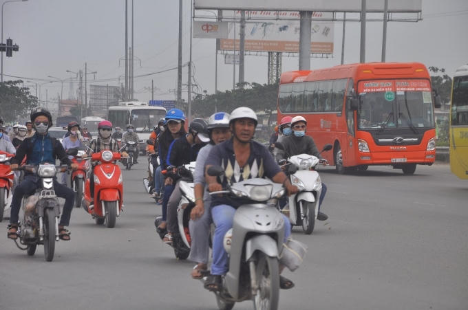 Phương tiện giao thông hướng về Sài Gòn đều rất bình thản