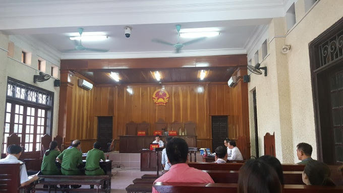 HĐXX hội ý sau khi xem xét việc vắng mặt các nhân chứng tại tòa.