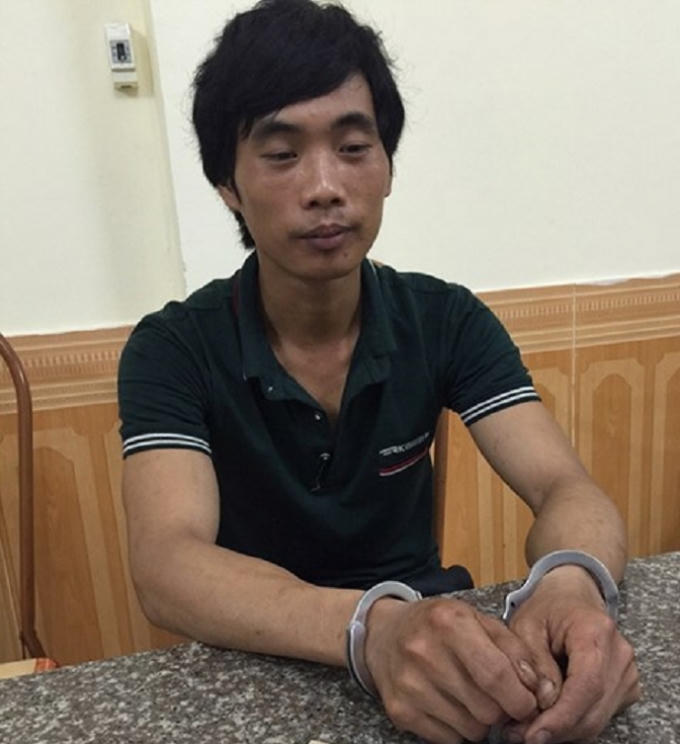 Nghi can Tẩn Láo Lở tại cơ quan Công an.