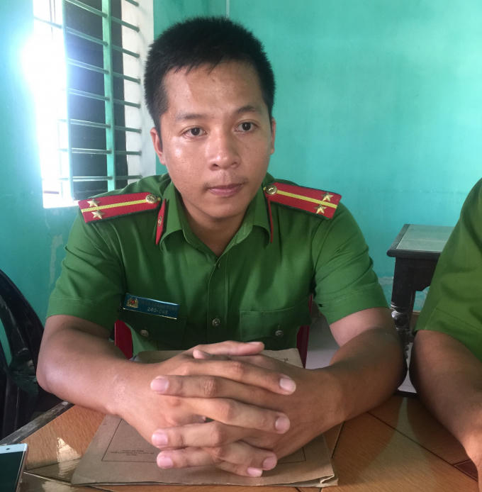 Trung uý Trần Thanh Tùng với khuôn mặt dễ hiền từ được nhiều người dân quý mến.