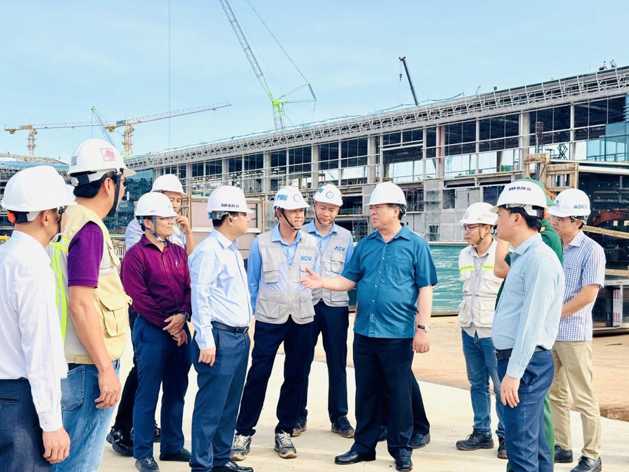 Bộ trưởng Bộ Xây dựng Trần Hồng Minh kiểm tra tiến độ thi công Dự án Sân bay Long Thành vào ngày 11/7
