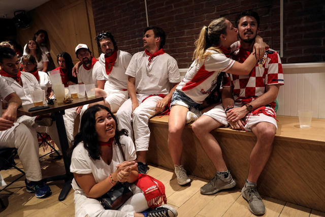 Tất cả nín thở trong những phút cuối cùng của trận đấu