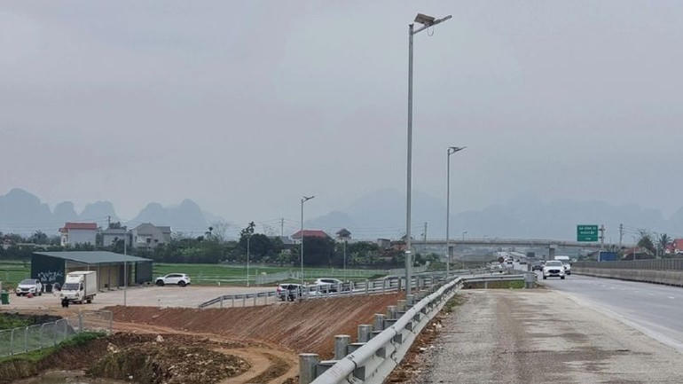 Trạm dừng nghỉ tạm trên tuyến cao tốc Mai Sơn-Quốc lộ 45.