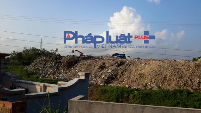 Cận cảnh bãi rác bức tử mổi trường và ảnh hưởng nghiêm trọng đến cuộc sống người dân.