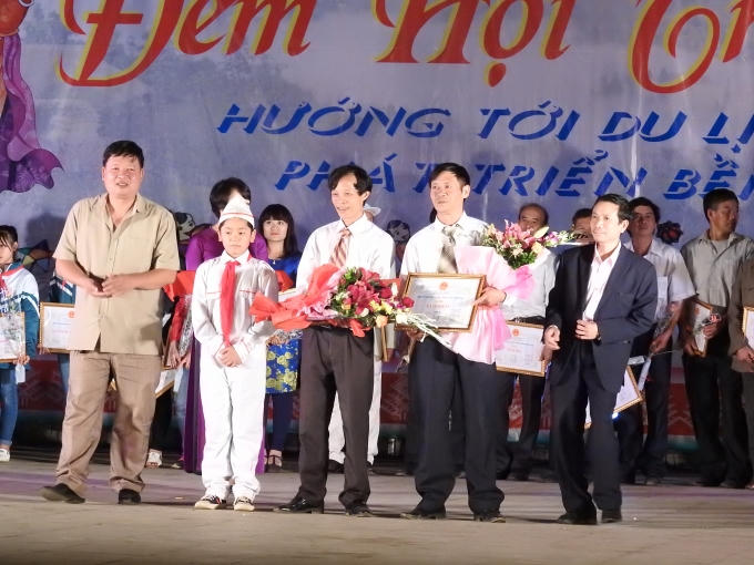 Kết thúc cuộc thi, 1 giải đặc biệt, 2 giải nhất và 6 giải ba được trao cho các đội, đơn vị có đèn Trung thu đẹp nhất.