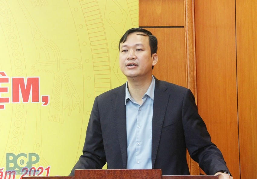 Ông Lê Ô Pích bị kỷ luật cảnh cáo.