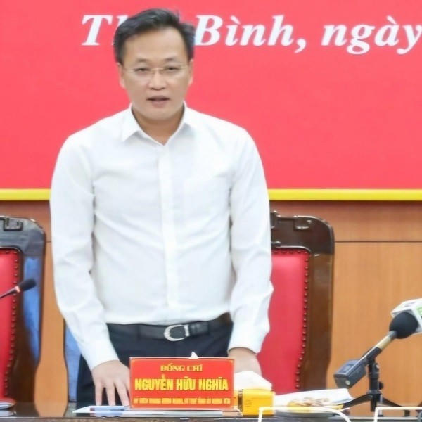 Ông Nguyễn Hữu Nghĩa, Bí thư Tỉnh ủy Hưng Yên phát biểu tại hội nghị.