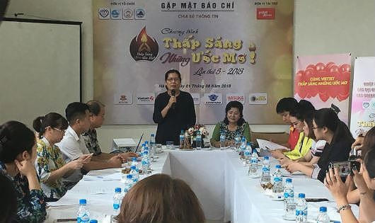 Buổi họp báo chương trình “Thắp sáng ước mơ” lần thứ 5 – 2018 của Hội Bảo vệ quyền trẻ em Việt Nam có sự đồng hành của Công ty Nari