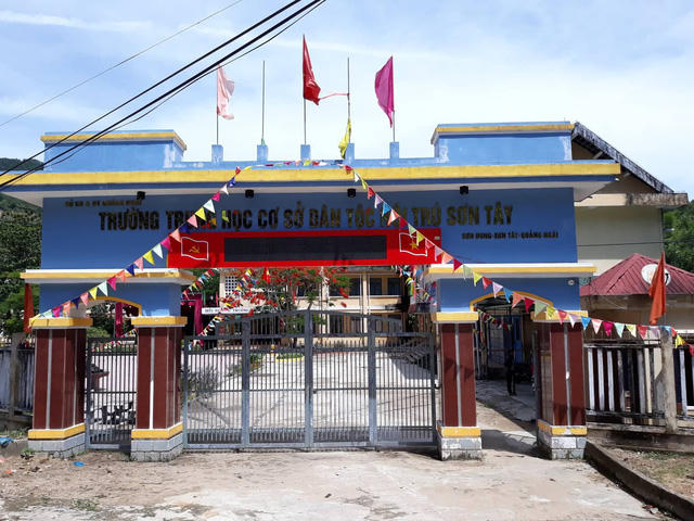 Trường THCS Dân tộc nội trú Sơn Tây.