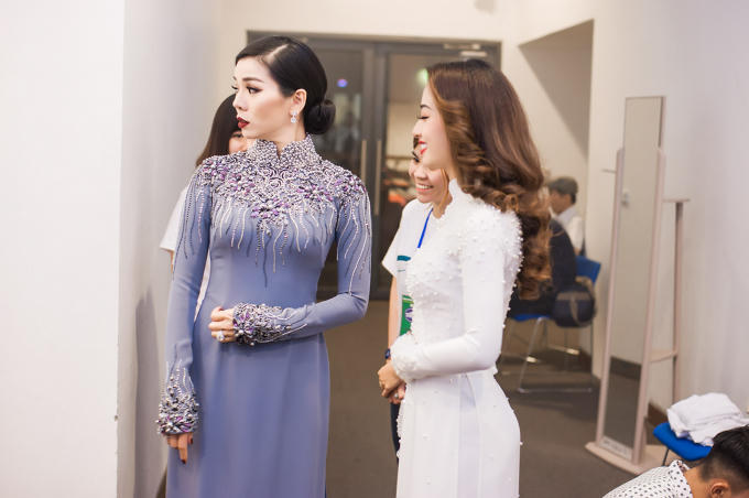 Thu Hằng và Lệ Quyên.