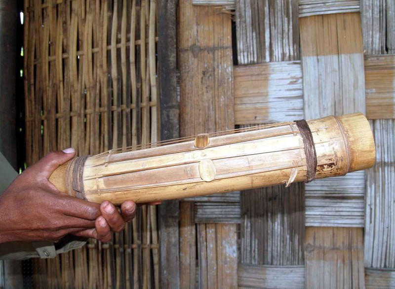  Cây đàn Chapi do nghệ nhân Chamalea Âu chế tác