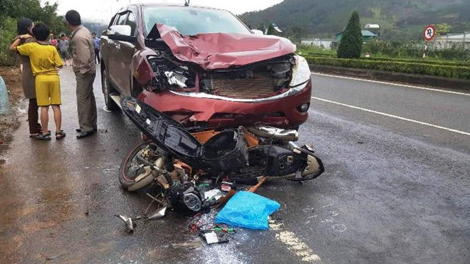 Hiện trường vụ tai nạn thương tâm.