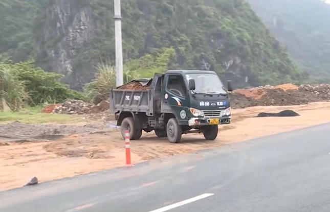Ngày 10/8/2020, UBND tỉnh Quảng Ninh phê duyệt điều chỉnh toàn bộ tuyến từ 4 lên 6 làn xe, nâng tổng mức đầu tư điều chỉnh là 2.290 tỷ đồng.
