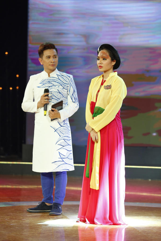 Hotgirl trào phúng Trang Tuyền: