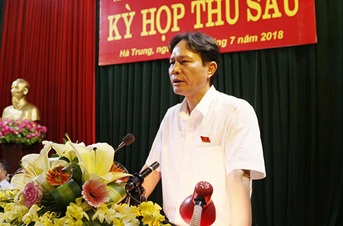 Ông Nguyễn Văn Tuấn, Phó Bí thư Huyện ủy, Chủ tịch UBND huyện Hà Trung, để xảy ra sai phạm quy hoạch bán đất dưới lòng sông Hoạt, bị kỷ luật cảnh cáo. (Ảnh: hatrung.thanhhoa.gov.vn)