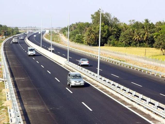 Dự án cao tốc Trung Lương - Mỹ Thuận "lụt" tiến độ suốt 10 năm qua.