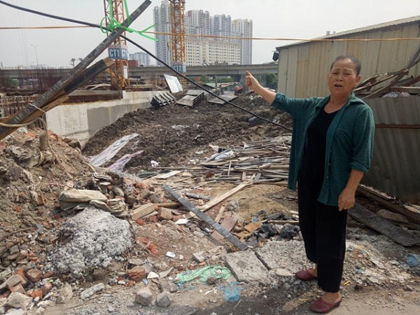 Người dân thôn Triều Khúc, xã Tân Triều bức xúc đặt câu hỏi vì sao một số hộ không có đất bị thu hồi, nhưng vẫn được bố trí tái định cư?