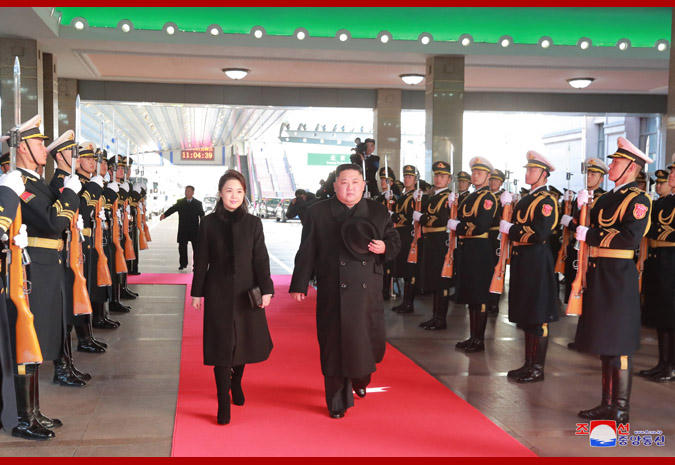 Nhà lãnh đạo Kim Jong-un và phu nhân Ri Sol Ju.