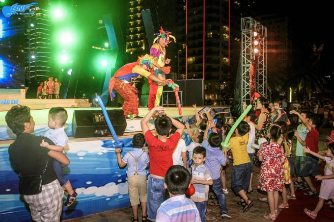 Trẻ em háo héc trước dịp lễ Trung thu năm nay.