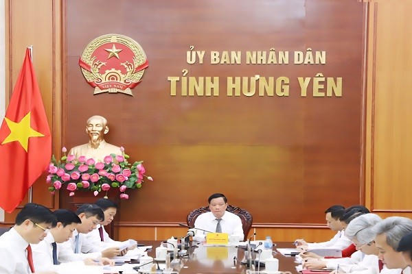 Ông Nguyễn Khắc Thận, Chủ tịch UBND tỉnh Hưng Yên chủ trì hội nghị.