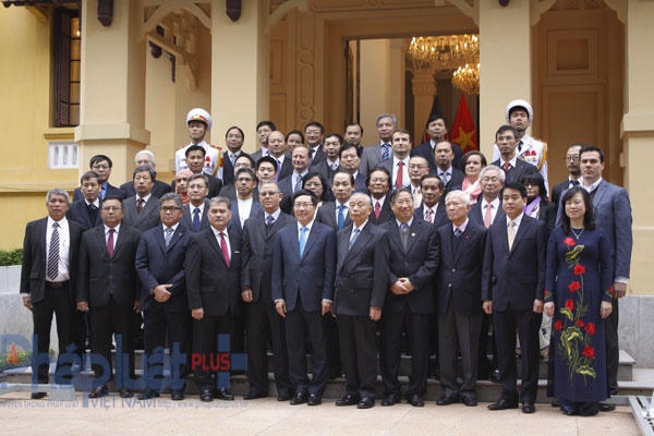 Tham dự buổi lễ có rất nhiều thành viên các nước trong cộng đồng ASEAN, các nước đối tác và đối thoại tại Việt Nam; đại diện Ủy ban Nhân dân thành phố Hà Nội, các bộ, ban, ngành Việt Nam. Ảnh: Như Trường