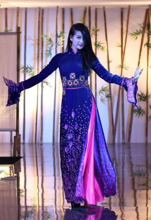 Những bóng hồng thướt tha trong Trang phục Việt Nam qua các thời kỳ