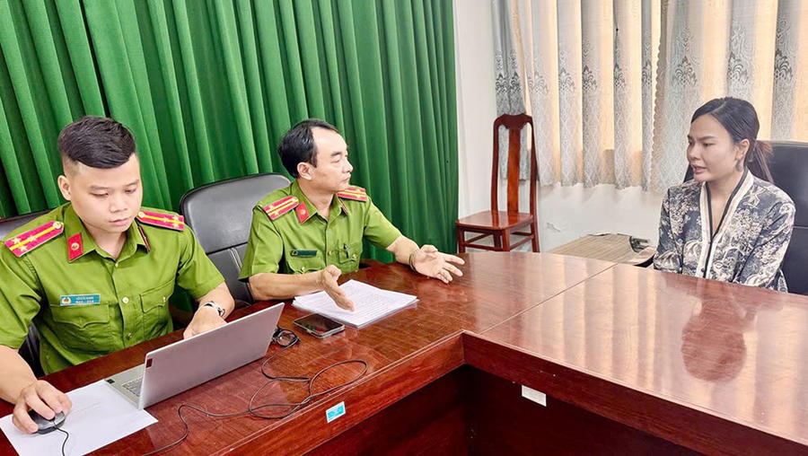 Đối tượng Nguyễn Thị Kim Hoa khai nhận tại Cơ quan Công an