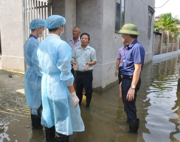 Lãnh đạo Sở Y tế Hà Nội kiểm tra công tác phòng chống dịch tại xóm Bến Vôi, xã Cấn Hữu, Quốc Oai.