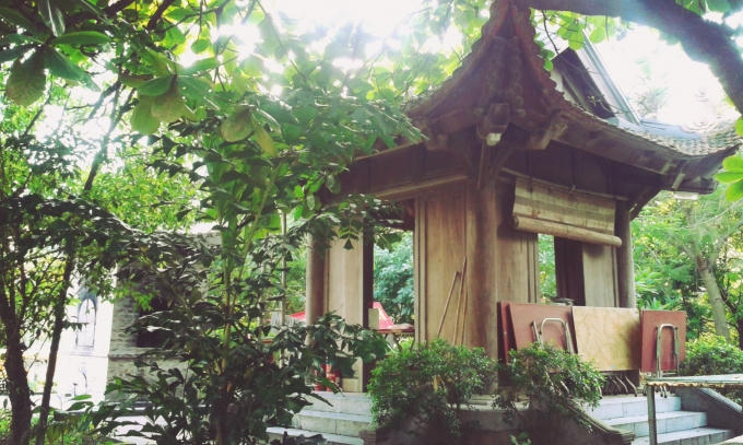 Các đền thờ đều được rợp bóng cây xanh mát.