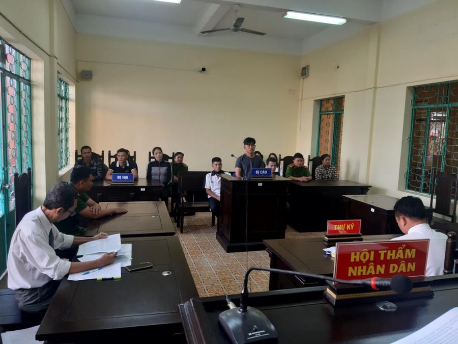 Các bị cáo tại phiên toà.