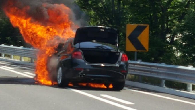 Từ đầu năm c&oacute; khoảng 40 vụ ch&aacute;y động cơ xe BMW tại H&agrave;n Quốc - Ảnh: WSJ.