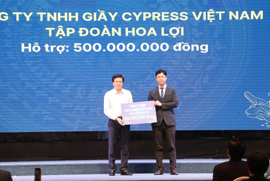 Nhiều doanh nghiệp để hỗ trợ bà con và các địa phương khắc phục hậu quả thiên tai.