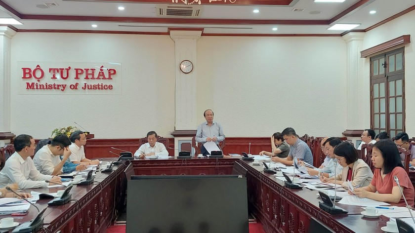 thu-truong-bo-tu-phap-phan-chi-hieu-phat-bieu-tai-cuoc-hop-tham-dinh-4037