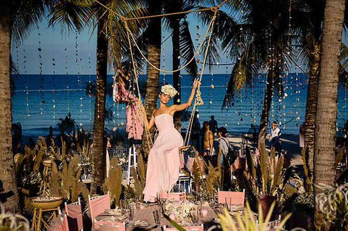 B&atilde;i biển y&ecirc;n tĩnh Ph&uacute; Quốc, bồng bềnh như thi&ecirc;n đường c&ugrave;ng với c&aacute;c khu nghỉ dưỡng sang trọng đ&atilde; &ldquo;đốn tim&rdquo; c&aacute;c tỷ ph&uacute;, ng&ocirc;i sao Thế giới.