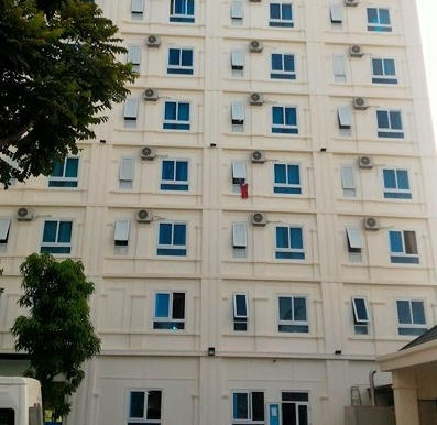 Khách sạn T.L, địa điểm nữ du khách gieo mình từ tầng 4. (Ảnh: A. Thắng)