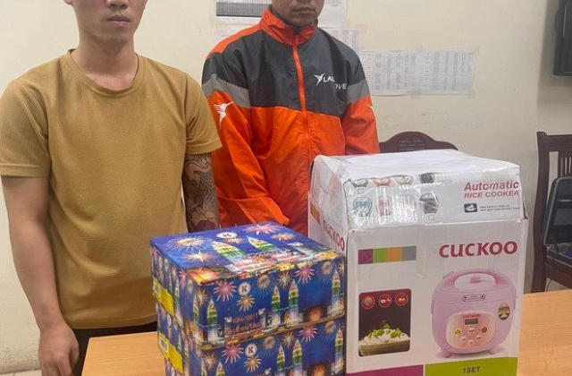 Khởi tố 2 đối tượng ngụy trang pháo nổ trong nồi cơm điện