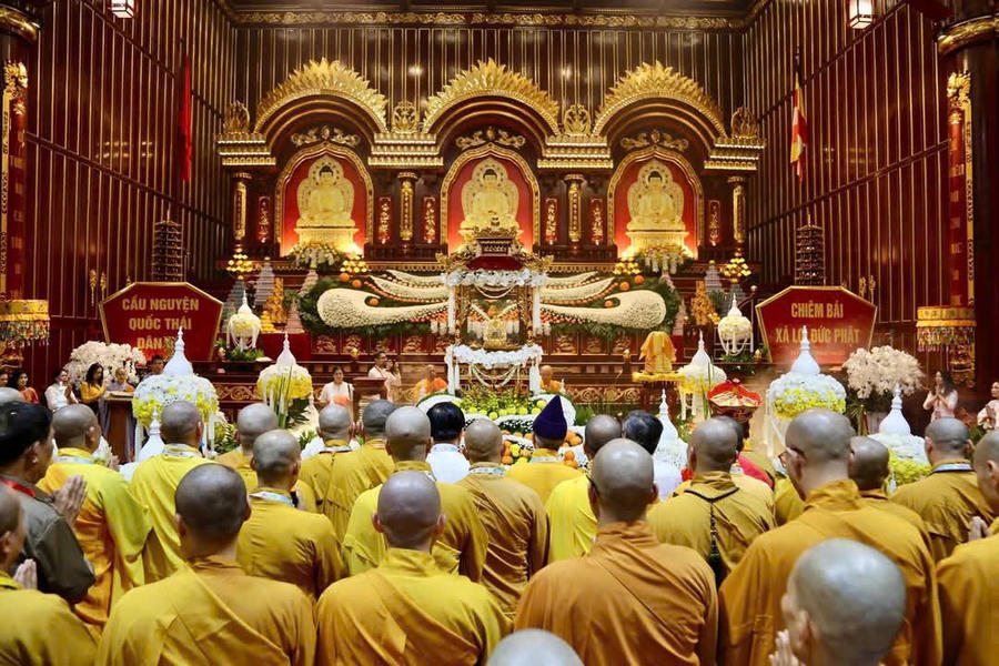 Lễ an vị xá lợi Đức Phật tại Cung Trúc Lâm Yên Tử.