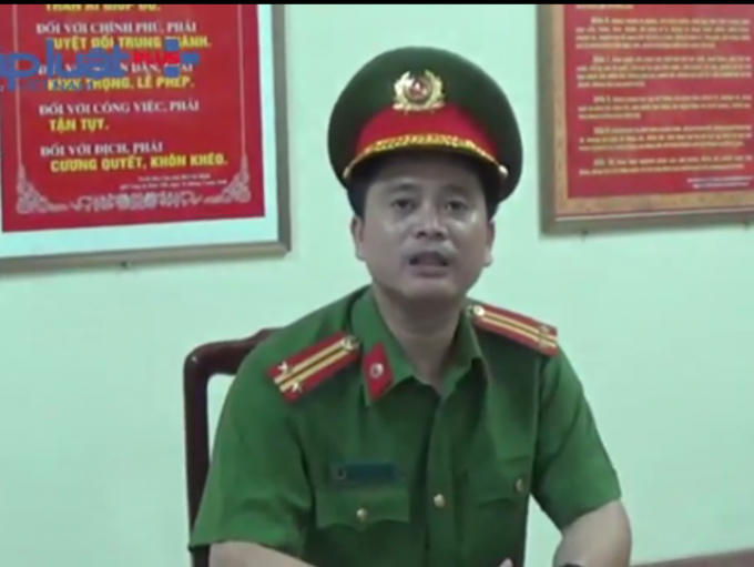 Trung tá Nguyễn Anh Sơn trao đổi với PV Phapluatplus.vn.