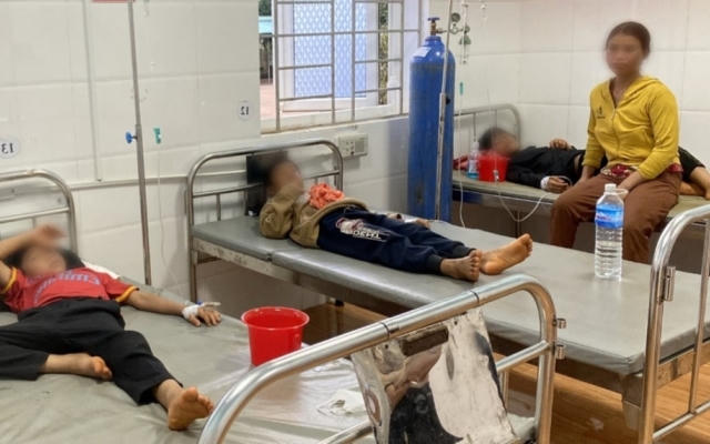 Gia Lai: Tự làm thịt cóc để ăn, 3 em nhỏ nghi bị ngộ độc