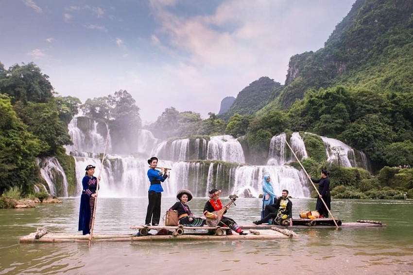 Thác Bản Giốc là kỳ quan thiên nhiên nổi tiếng, điểm du lịch quan trọng của tỉnh.
(Ảnh: Báo Cao Bằng).