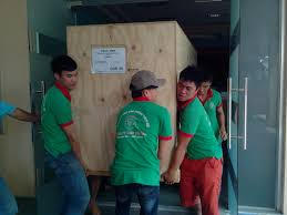 Sinh viên dọn nhà. Ảnh minh họa