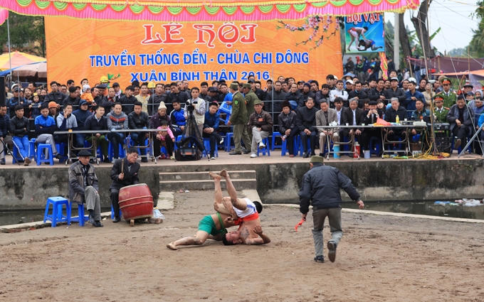Tưng bừng hội Vật Đền - Ch&ugrave;a Chi Đ&ocirc;ng