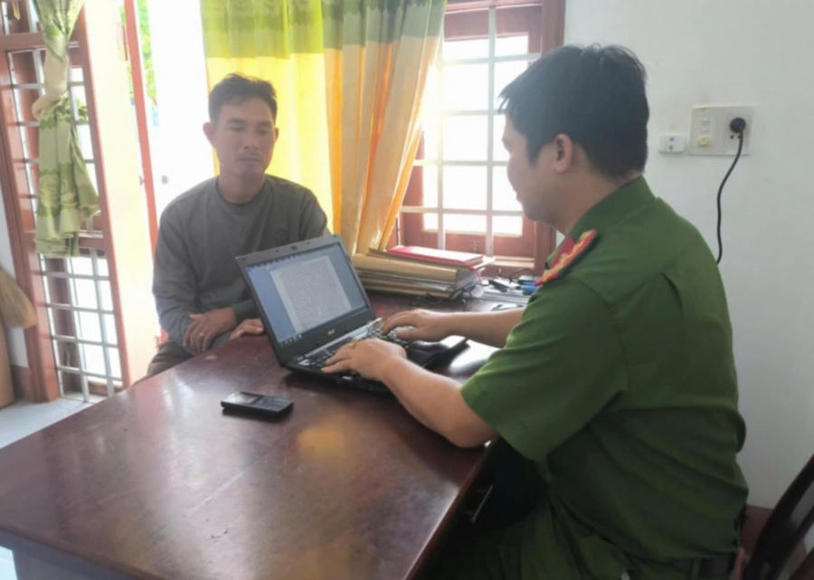 Tại cơ quan Công an ông Định đã thừa nhận hành vi phạm tội của mình. Ảnh: Cao Nguyên